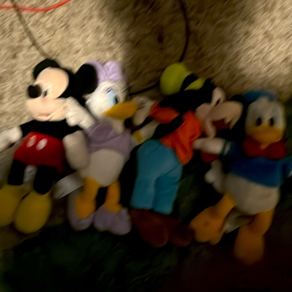 Mickey Daffy duck Daisy duck and goofy Disney characters plushy